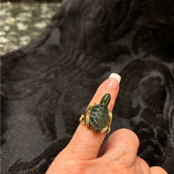 NWOT “ SALE” JADE TURTLE RING - Picture 10 of 11